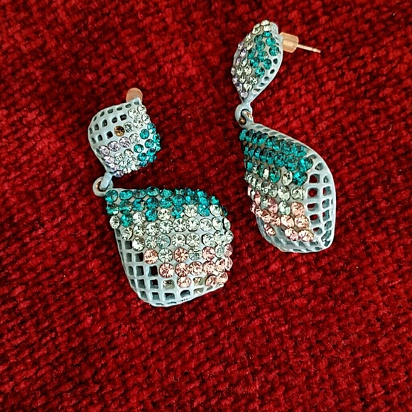 EARRINGS - Picture 2 of 3